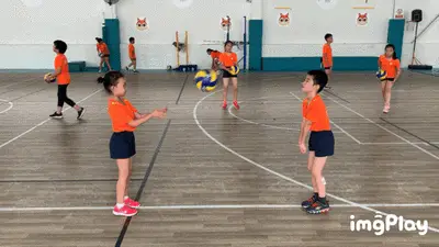 萨姆纳借挡拆突破 大步流星上篮得手