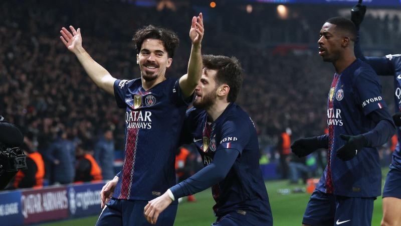 科比躺枪？字母哥：最好球员必须忠诚家庭！我永远不会申请交易！